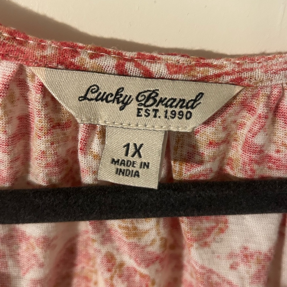 Lucky Brand 1X Top - Picture 2 of 2